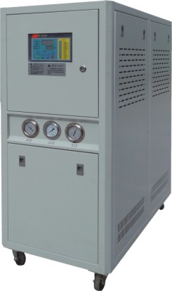 風冷式冷水機與水冷式冷水機的區(qū)別